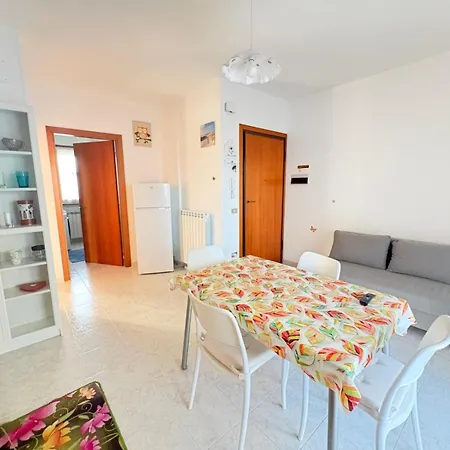 Via Leopardi Apartment Martinsicuro